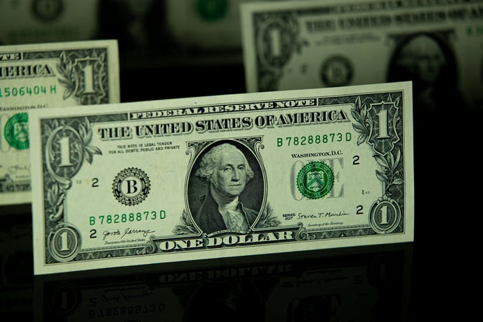 Dólar sobe 12,2% e Bolsa aciona circuit breaker após vitória de Lula