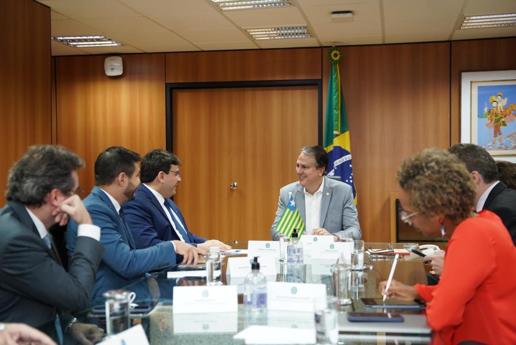 Rafael Fonteles busca fortalecer parcerias com Ministério da Educação