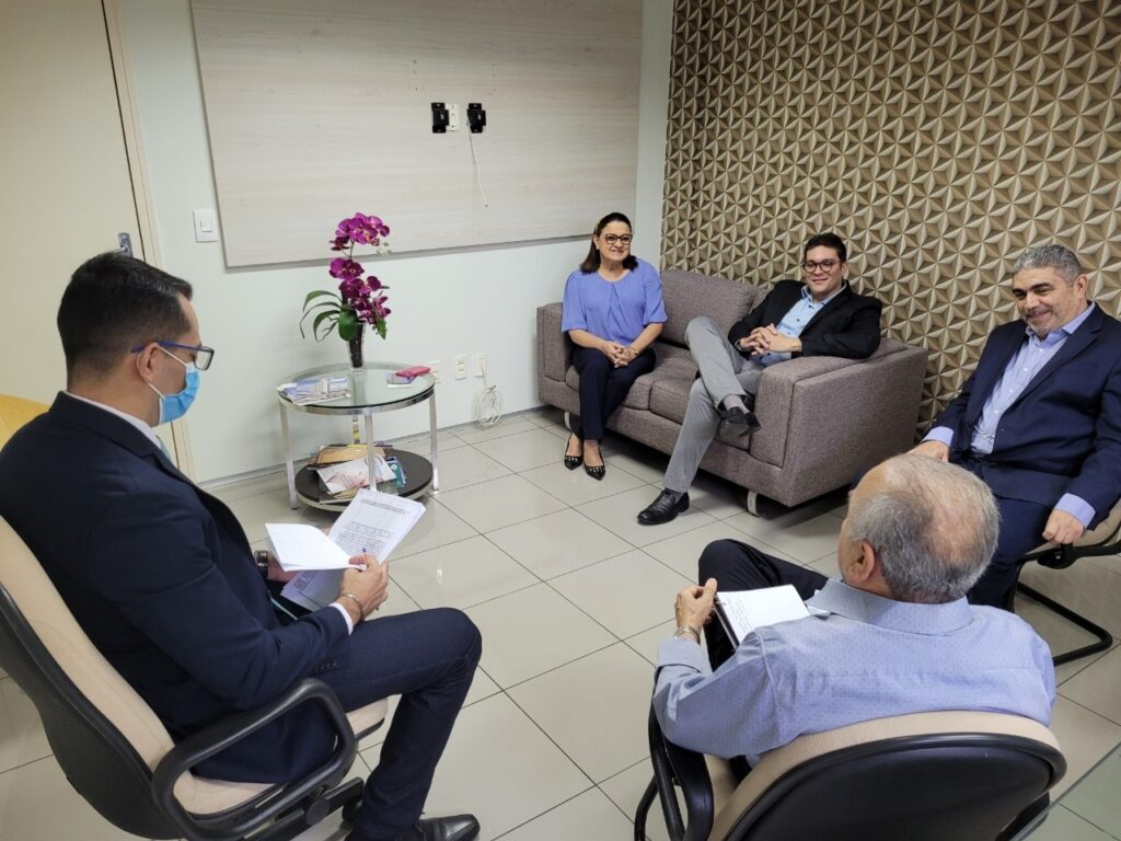 Secretário de Saúde visita CRM e busca parceria com a instituição