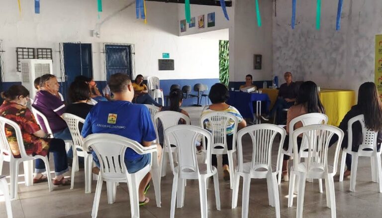 Defensora ministra palestra sobre demandas de família envolvendo pessoas com autismo