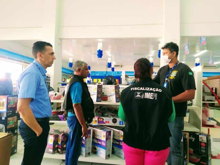 IMEPI promove fiscalização em lojas da zona sudeste de Teresina