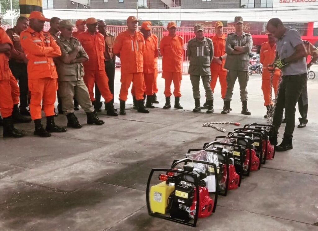 Corpo de Bombeiros recebe equipamentos para resgatar vítimas de ferragens