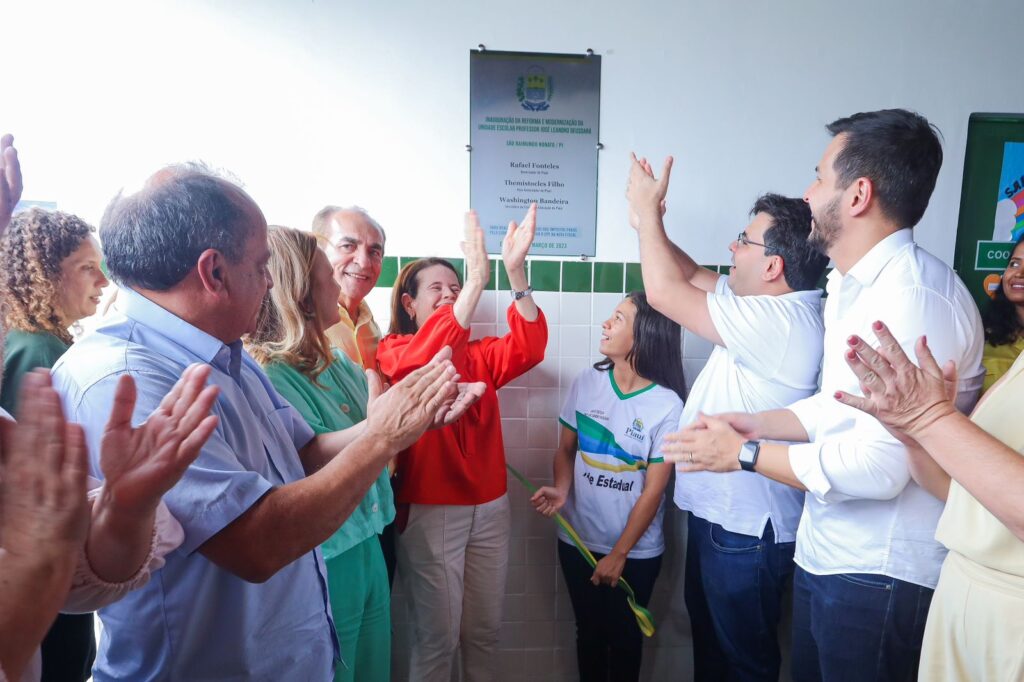 Governador Rafael Fonteles inaugura escolas em São Raimundo Nonato