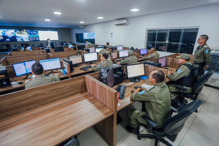 Governador assina contrato para implantação do sistema de comunicação integrada das forças de segurança