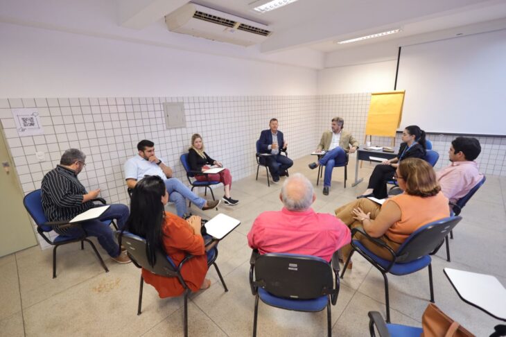 Secretário de Turismo participa de encontro com prefeitos da região litorânea