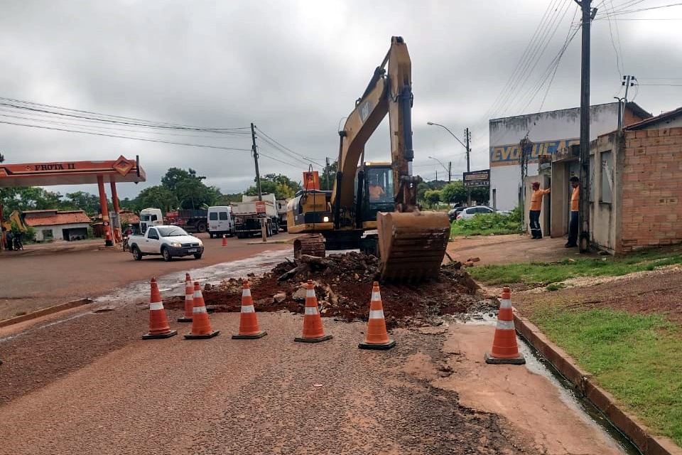 DER intensifica obras restauração da PI-113 na zona urbana de José de Freitas
