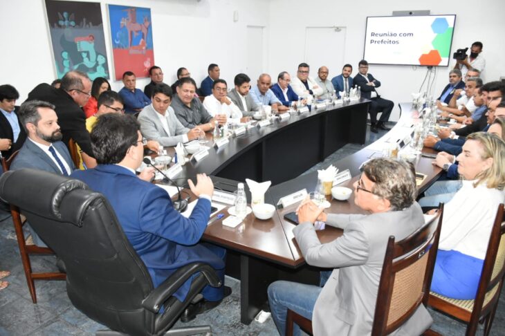 Governador Rafael Fonteles destaca telessaúde em reunião com prefeitos do Vale do Sambito e Entre Rios