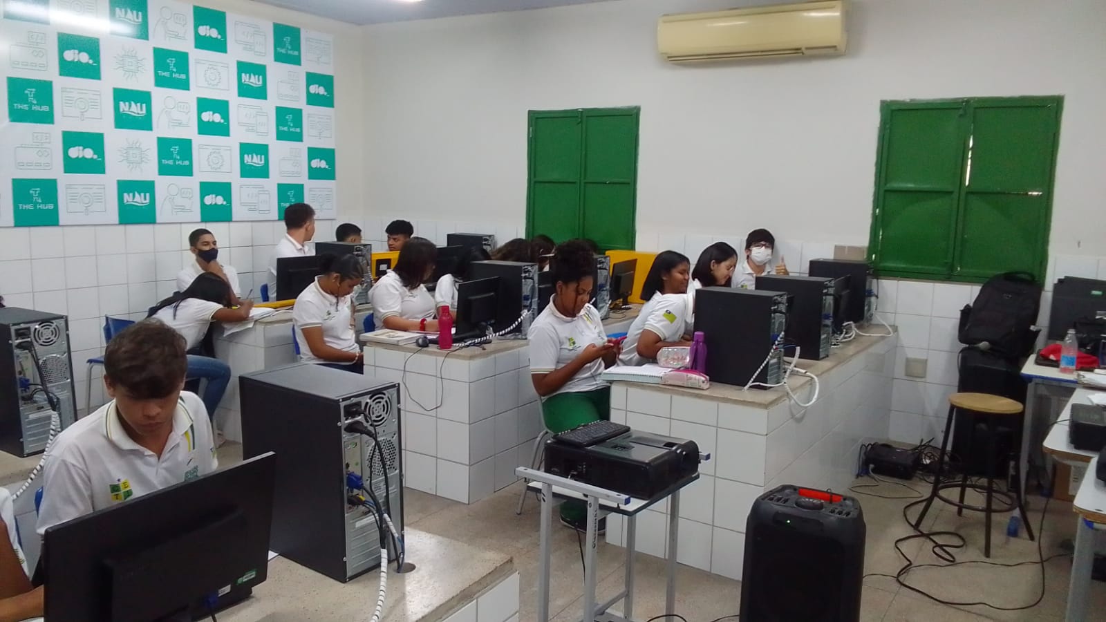 Escola de tempo integral realiza semana de combate ao bullying e cyberbullying