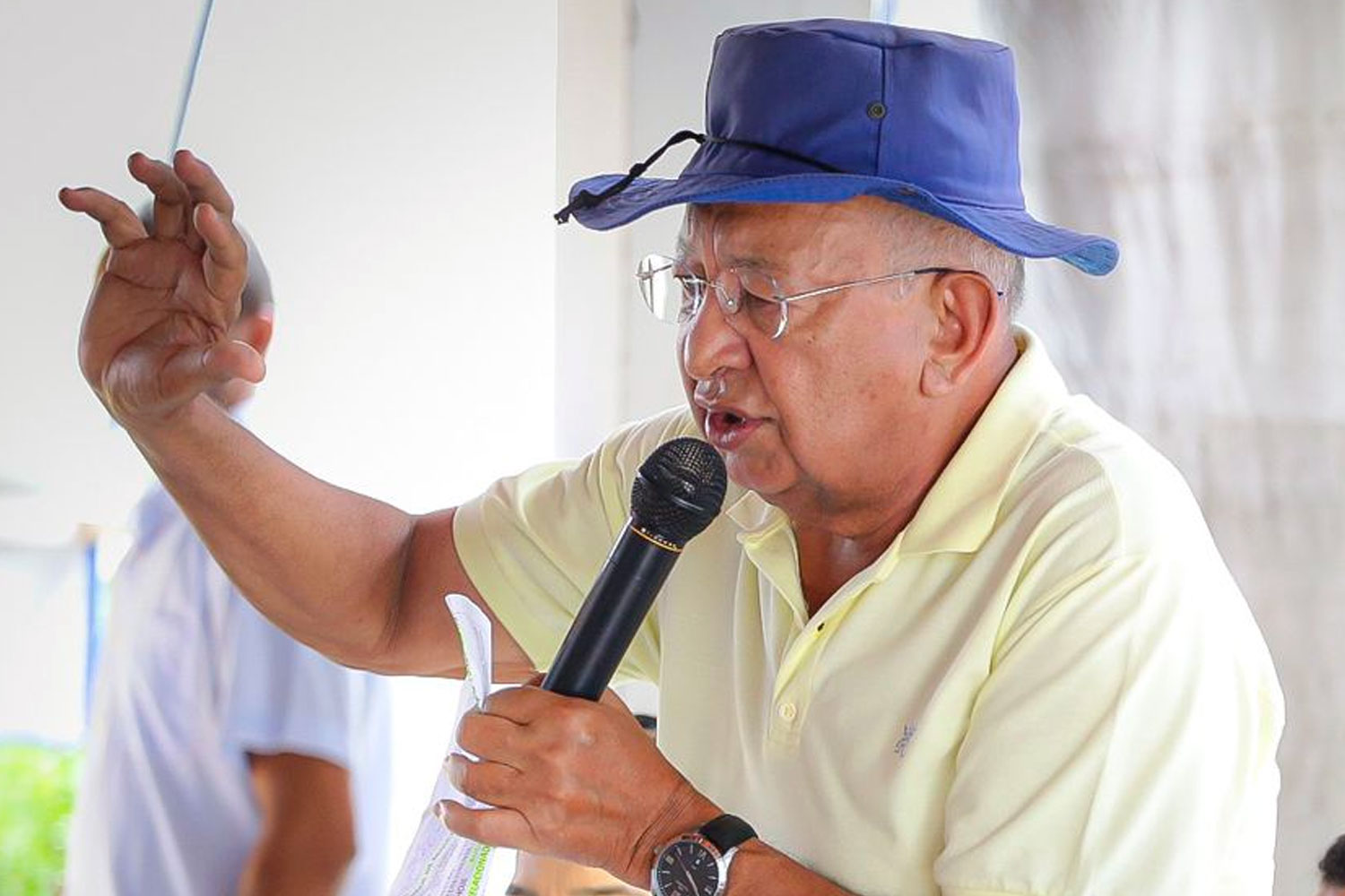 Prefeito de Teresina, Dr. Pessoa, discute possíveis candidatos a vice em sua chapa para 2024 durante entrevista, enquanto enfrenta desafios políticos.