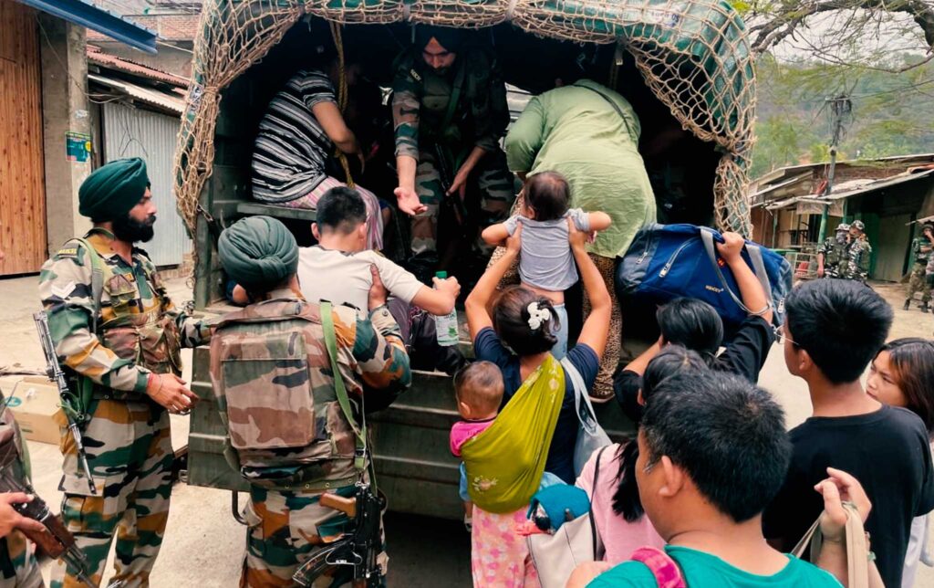 Violência em Manipur, Índia. Mais de 50 mortos e 23 mil pessoas deslocadas de suas residências