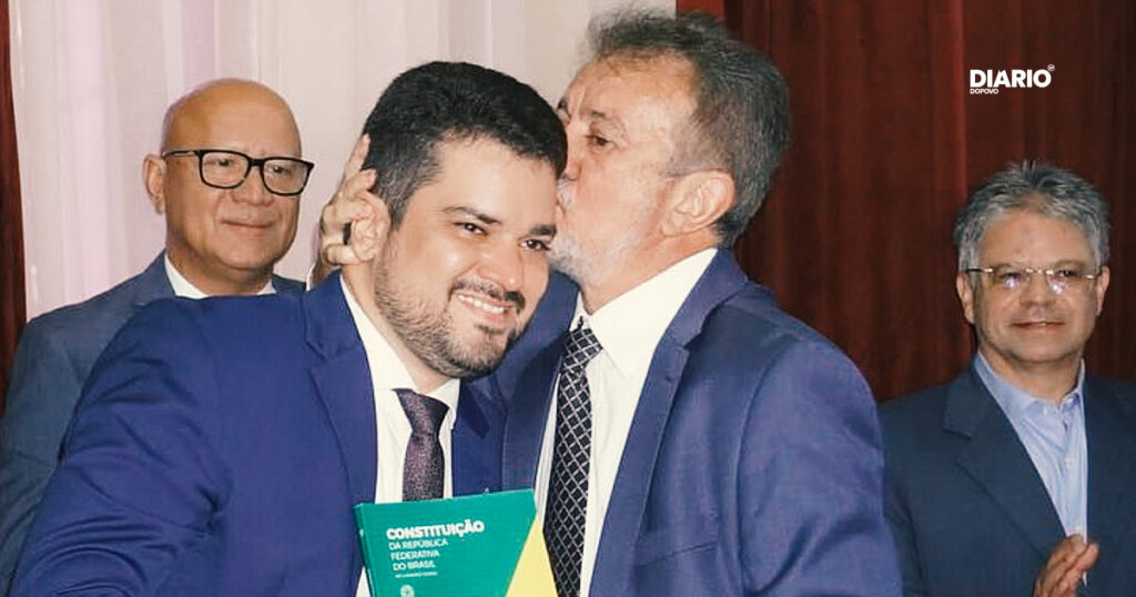 Dogim Félix toma posse como deputado estadual