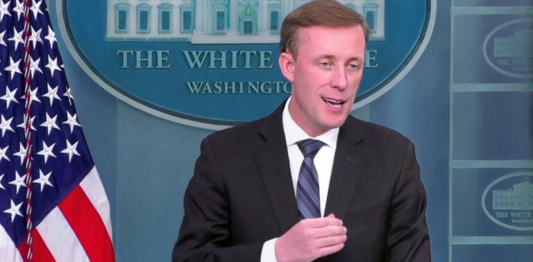 Porta-voz da Casa Branca, Jake Sullivan, anuncia intenção de Biden em reformar o Banco Mundial