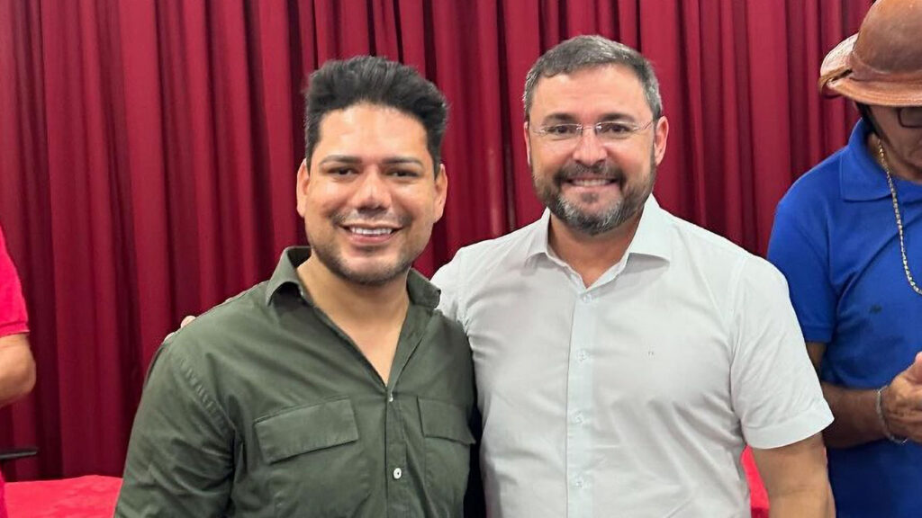 Allan Rodrigues, alvo da Polícia Federal, ao lado do candidato a prefeito de Teresina, Fábio Novo