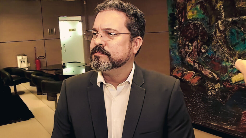 Michel Saldanha, secretário de governo da PMT, anunciou a suspensão da convocação de concursados.