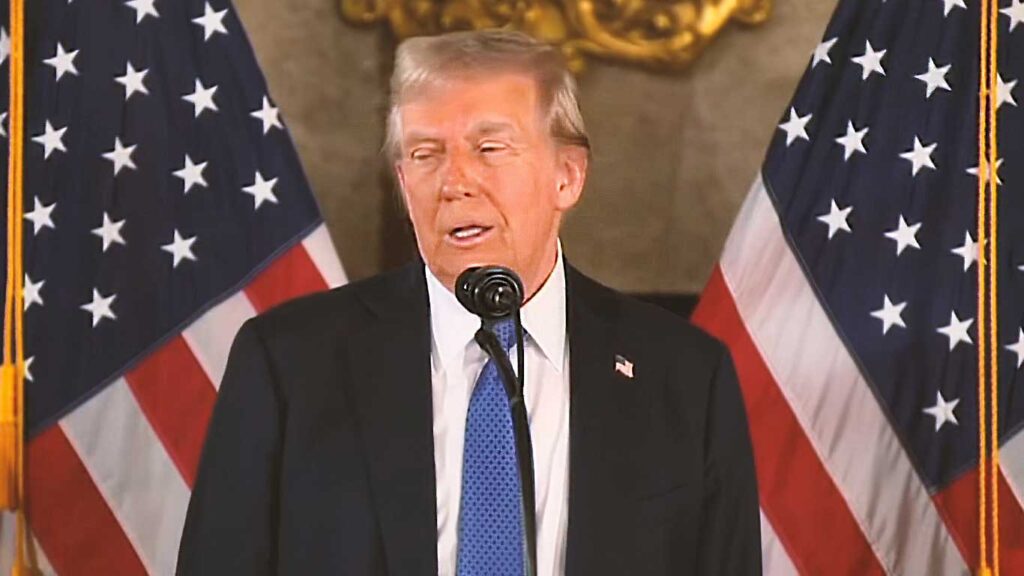 Donald Trump em coletiva de imprensa comentando drones não identificados nos EUA