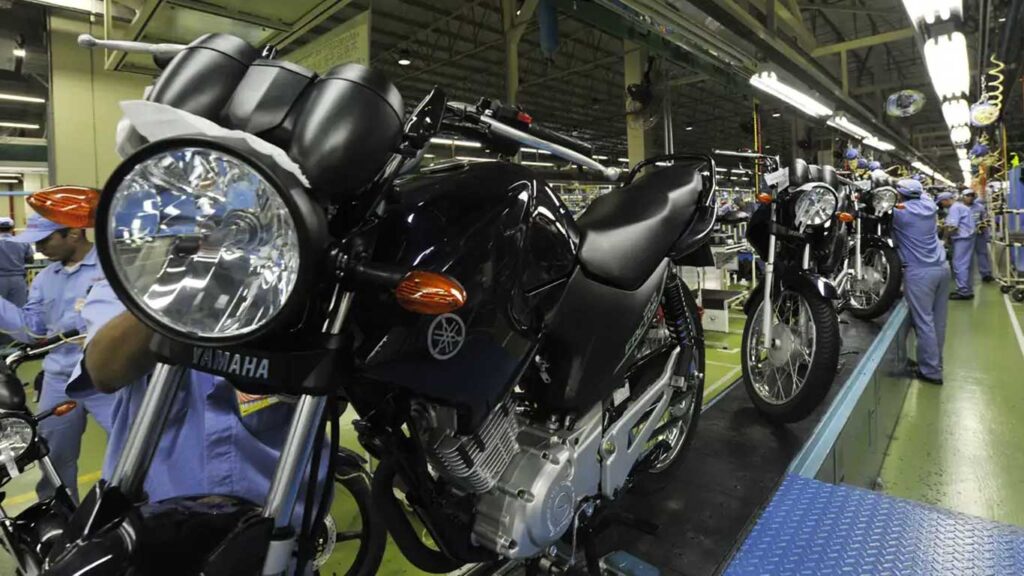 Linha de produção de motocicletas no Polo Industrial de Manaus.