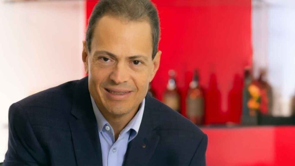 Eugenio De Zagottis, manifestou-se contrário à venda de medicamentos em supermercados.