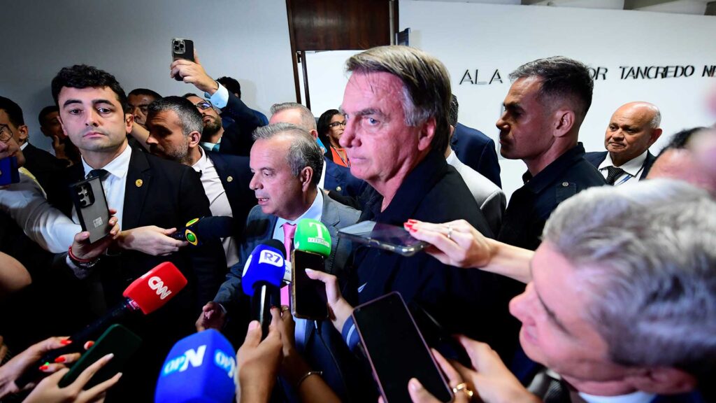 Bolsonaro pode pegar até 34 anos de prisão em caso de condenação por tentativa de golpe de Estado.