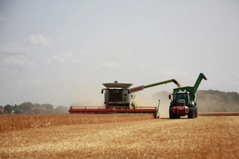 Agropecuária brasileira, Colheitadeira durante