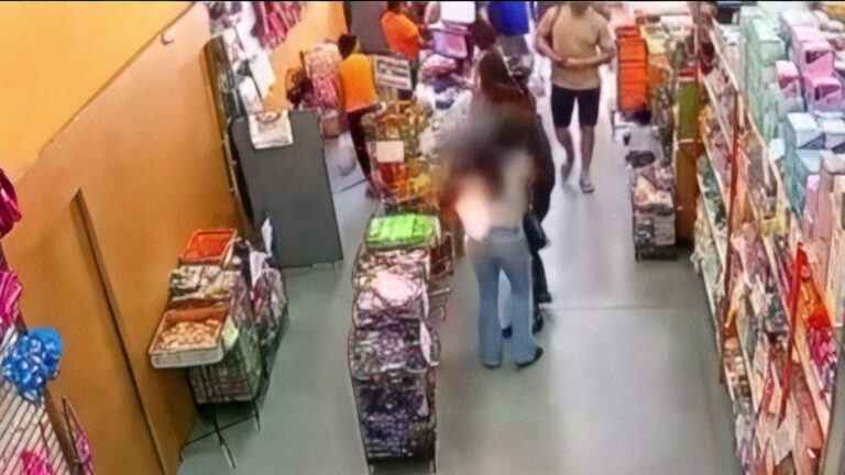 Celular explode dentro do bolso de uma jovem que estava dentro do supermercado.