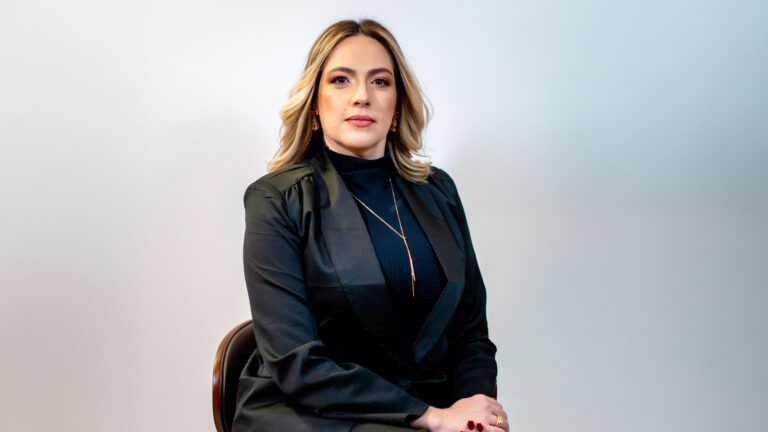 Advogada Maíra Barreto