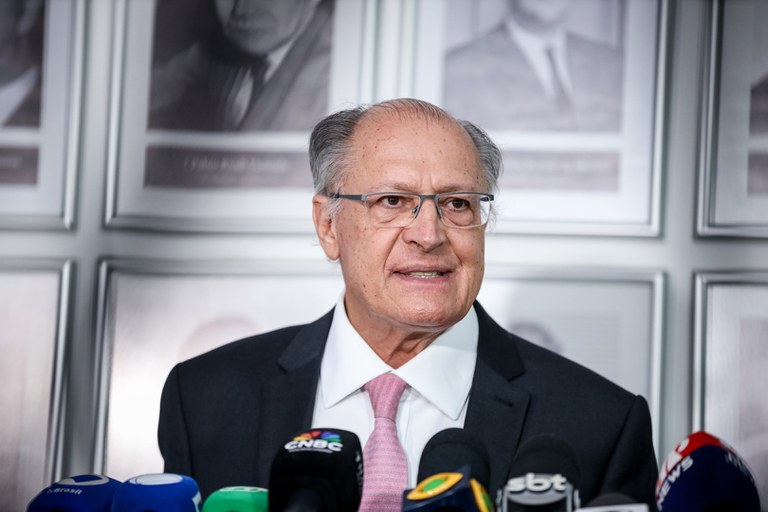 governo-zera-imposto-de-importação-geraldo-alckmin