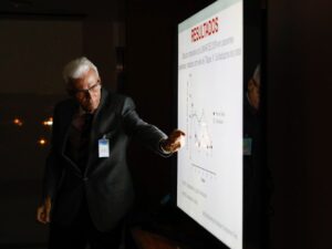 ** Ex-presidente Bolsonaro em eventos políticos, mesmo com pneumonia.