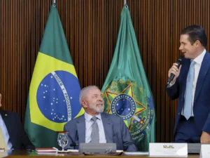 Polêmica na Câmara e Senado sobre arrecadação no Brasil.