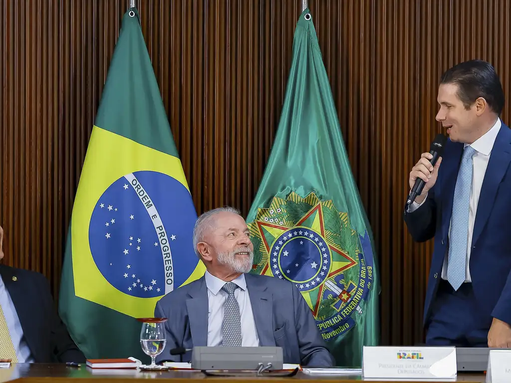 Polêmica na Câmara e Senado sobre arrecadação no Brasil.