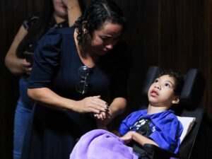 "Congresso restabelece pensão vitalícia para vítimas da Zika."