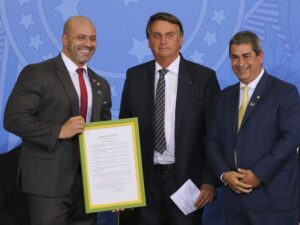 ** Ministro determina perícia médica para ex-deputado Daniel Silveira, pedindo cirurgia urgente no joelho.