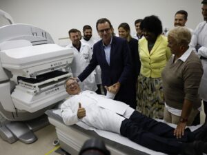 Alianças políticas no Rio: PT e Bacellar contra Paes.