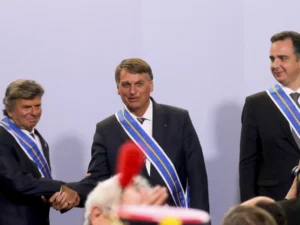 Ministro Fux defende penas menores para réus do 8 de janeiro.