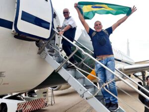 ** Autoridades brasileiras em visita à Jordânia durante crise.