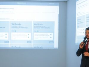 Lula enfrenta dilemas na escolha de ministros do TSE, destacando diversidade e influência.