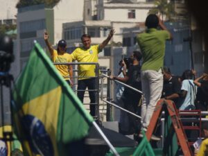 Michelle Bolsonaro evita comentar sobre o julgamento de Jair Bolsonaro no STF.