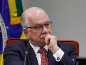 Ministro Fachin discursa sobre separação dos Poderes e Judiciário.