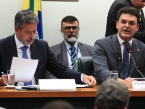 ** Gráfico comparando a popularidade do PL e do PT em 2024.