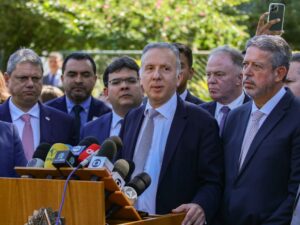 ** Residência da Câmara dos Deputados no Brasil, espaço de poder e história.