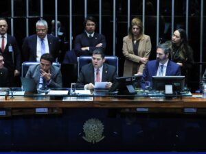 "Senado aprova aumento de deputados e impacto financeiro significativo."