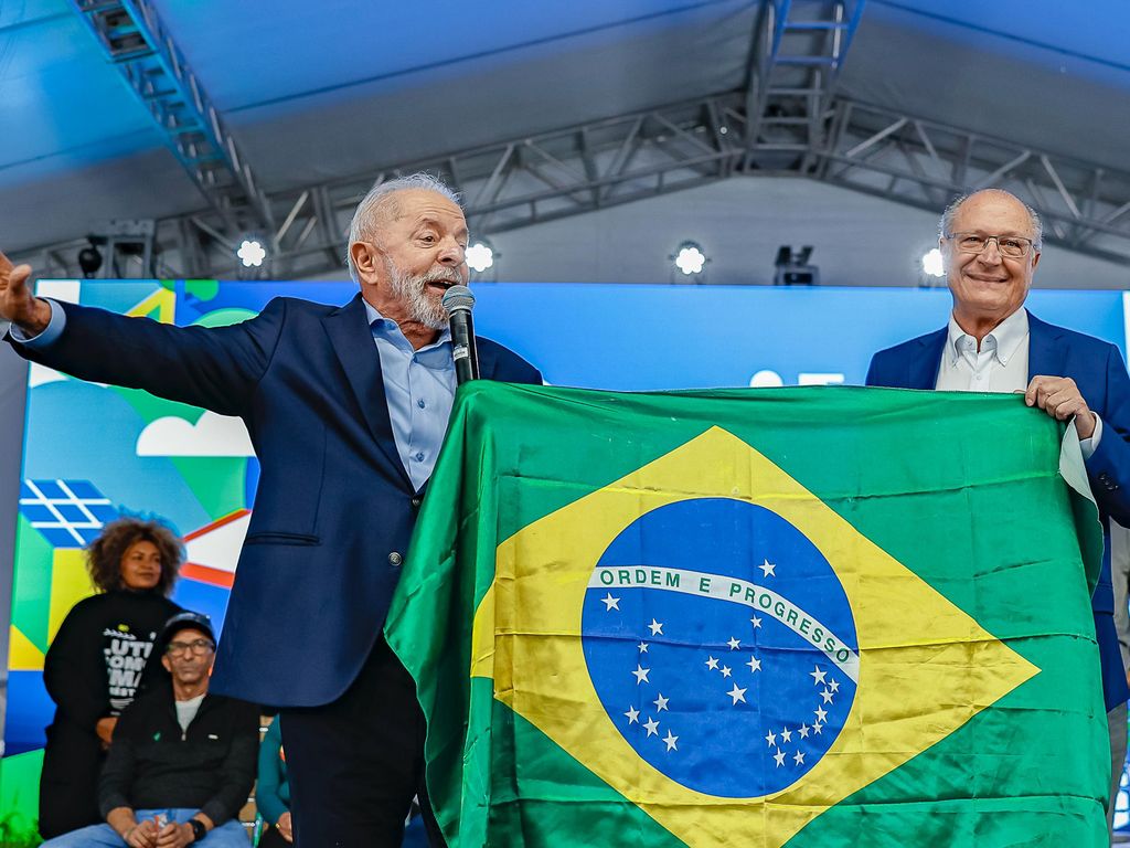 Alckmin em negociações comerciais sob a influência de Trump.