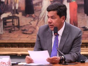 CCJ aprova PEC da segurança pública após mudanças propostas.