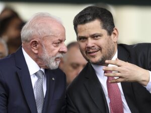 ** Vídeos de IA criticam o Congresso durante a crise do IOF.