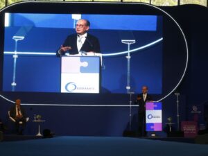 Homenagem da Abraji a mestres do jornalismo em congresso.