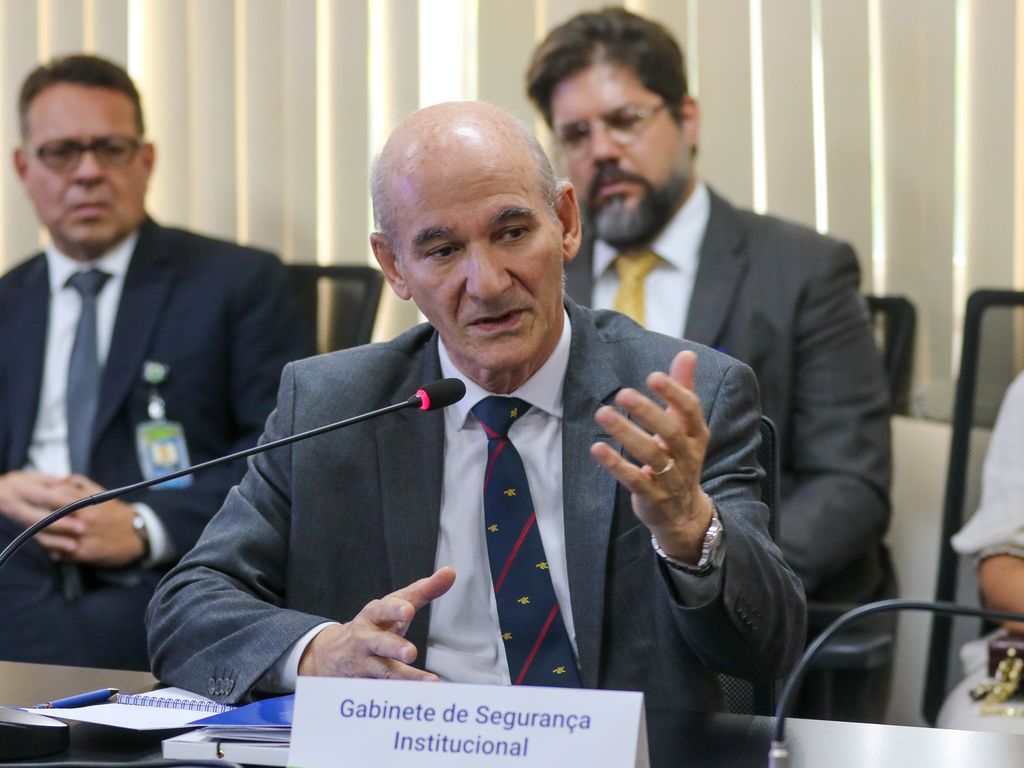 Lula critica demora na reforma da ONU durante cúpula do Brics.