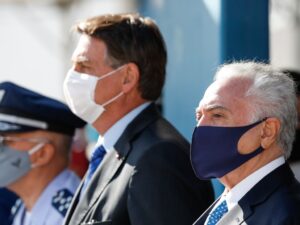 Ex-comandante da Aeronáutica critica ataques nas redes sobre urnas.