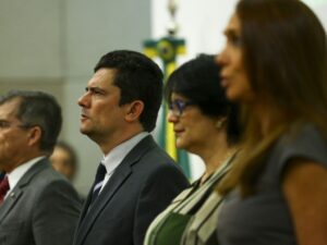 ** General Theophilo discute encontro com Bolsonaro após eleições.