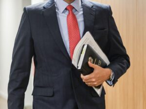 Advogado-geral da União Jorge Messias discute tarifas EUA-Brasil.