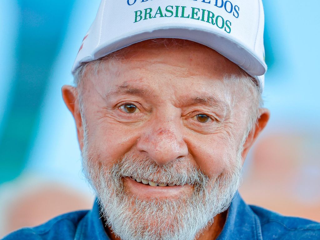 "Presidente Lula propõe feriado nacional em 2 de julho".