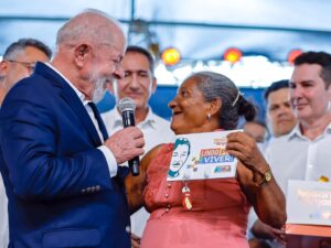 Lula se reúne com dirigentes do União Brasil, sem resultados esperados.